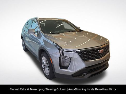 Used 2025 Cadillac XT4 Premium Luxury FWD image 9