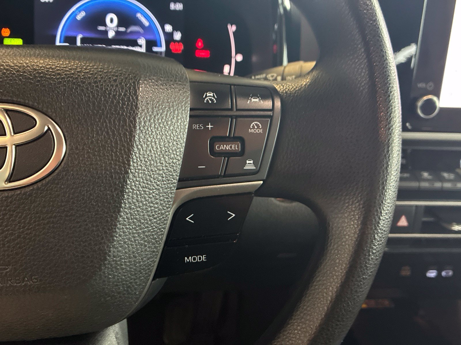 Used 2025 Toyota Camry LE FWD image 20
