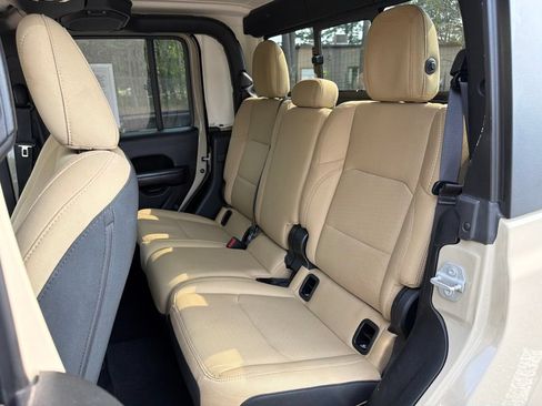 Used 2020 Jeep Gladiator Sport w/ Quick Order Package 24S AWD/4WD image 19