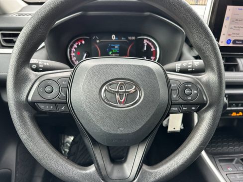 Used 2024 Toyota RAV4 LE image 21