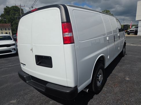 Used 2023 Chevrolet Express 2500 w/ Driver Convenience Package RWD image 4