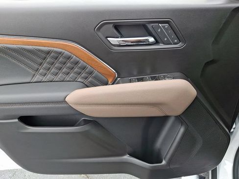 New 2026 GMC Canyon Denali AWD/4WD image 9