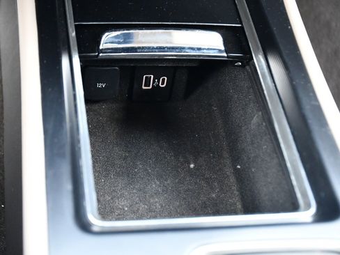 Used 2023 Lincoln Corsair Standard image 30