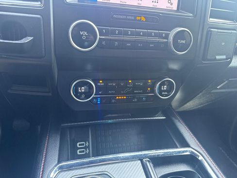Used 2019 Ford Expedition Limited w/ Equipment Group 303A RWD image 14