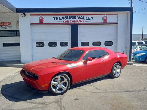 Used 2013 Dodge Challenger R/T RWD image 1
