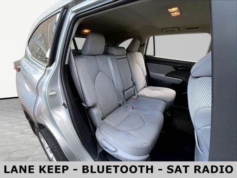 Used 2023 Toyota Highlander L AWD/4WD image 25