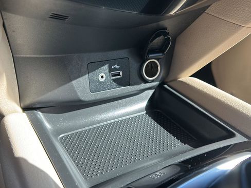 Used 2018 Nissan Rogue SV AWD/4WD image 14