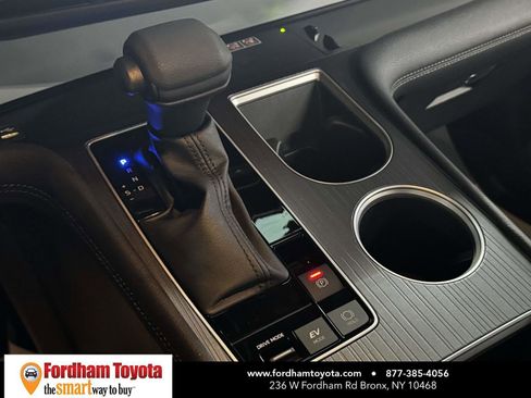 Used 2025 Toyota Sienna LE FWD image 25