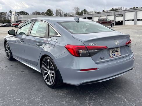 Used 2024 Honda Civic Touring image 5