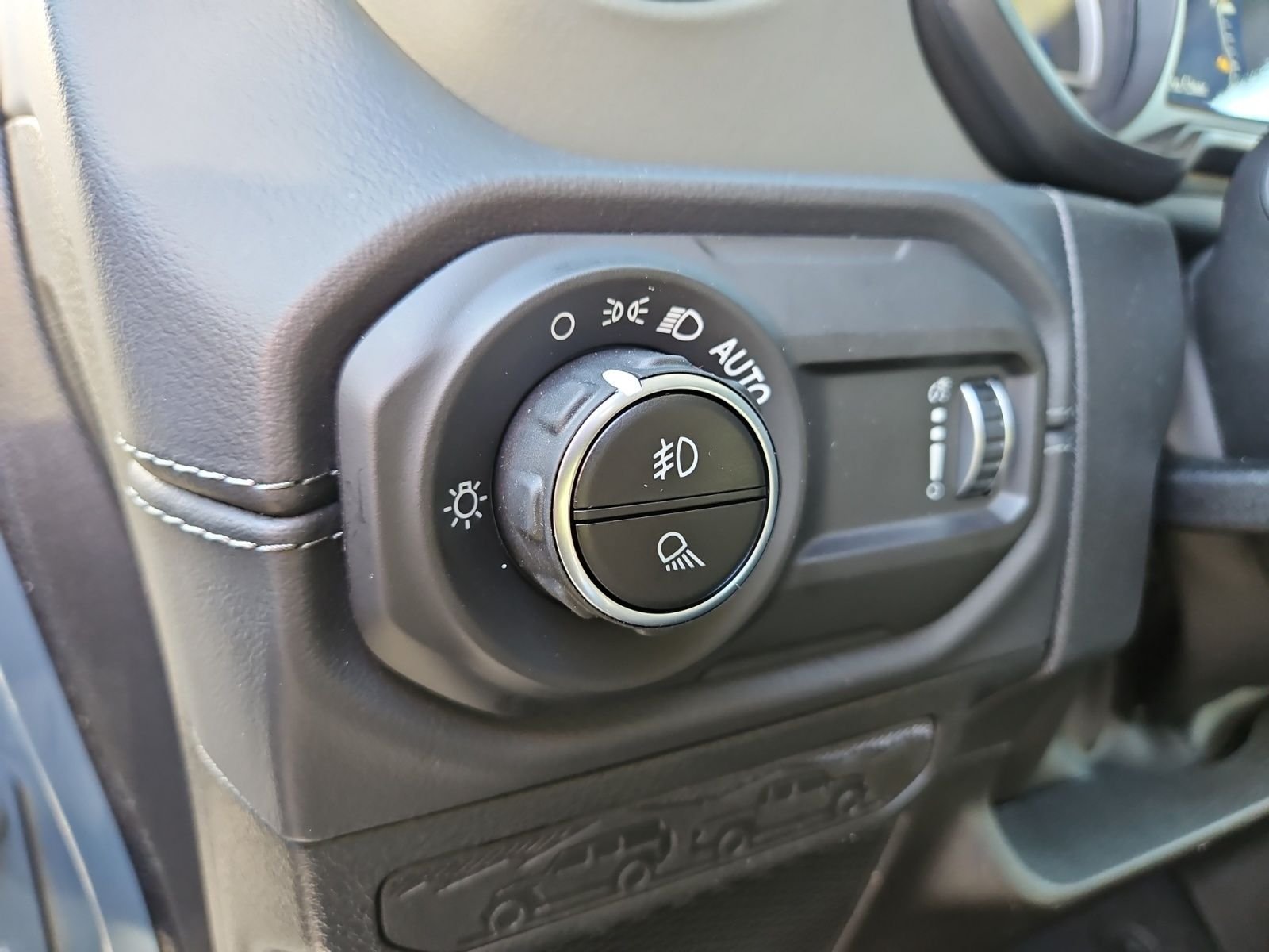 New 2026 Jeep Gladiator Mojave w/ Safety Group AWD/4WD image 23