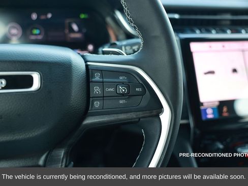 Used 2022 Jeep Grand Cherokee Limited 4xe image 22