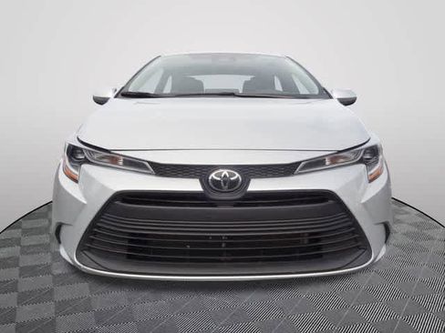 Used 2023 Toyota Corolla LE FWD image 5