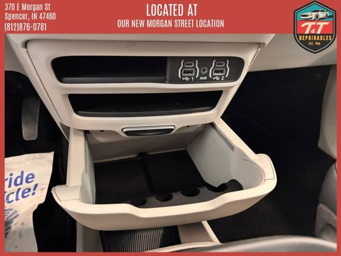Used 2024 Chrysler Pacifica Touring-L FWD image 70