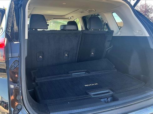 Used 2023 Nissan Rogue SL w/ SL Premium Package image 19