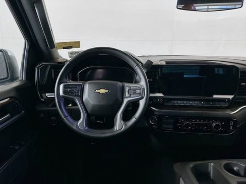 Used 2025 Chevrolet Silverado 1500 LT image 24