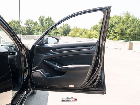 Used 2018 Honda Accord Touring image 42