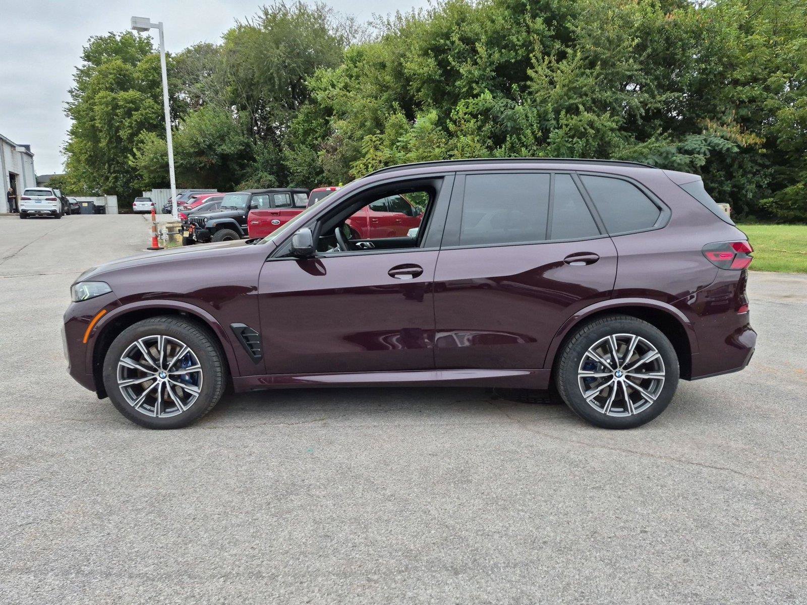 Used 2025 BMW X5 M60i AWD/4WD image 2