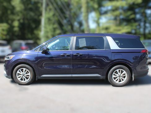 Certified 2024 Kia Carnival LX FWD image 5
