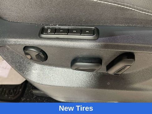 Used 2023 Volkswagen Tiguan SEL R-Line image 12