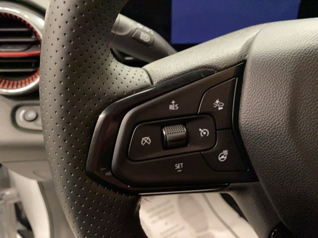 Used 2025 Chevrolet Trax RS w/ Sunroof Package FWD image 30