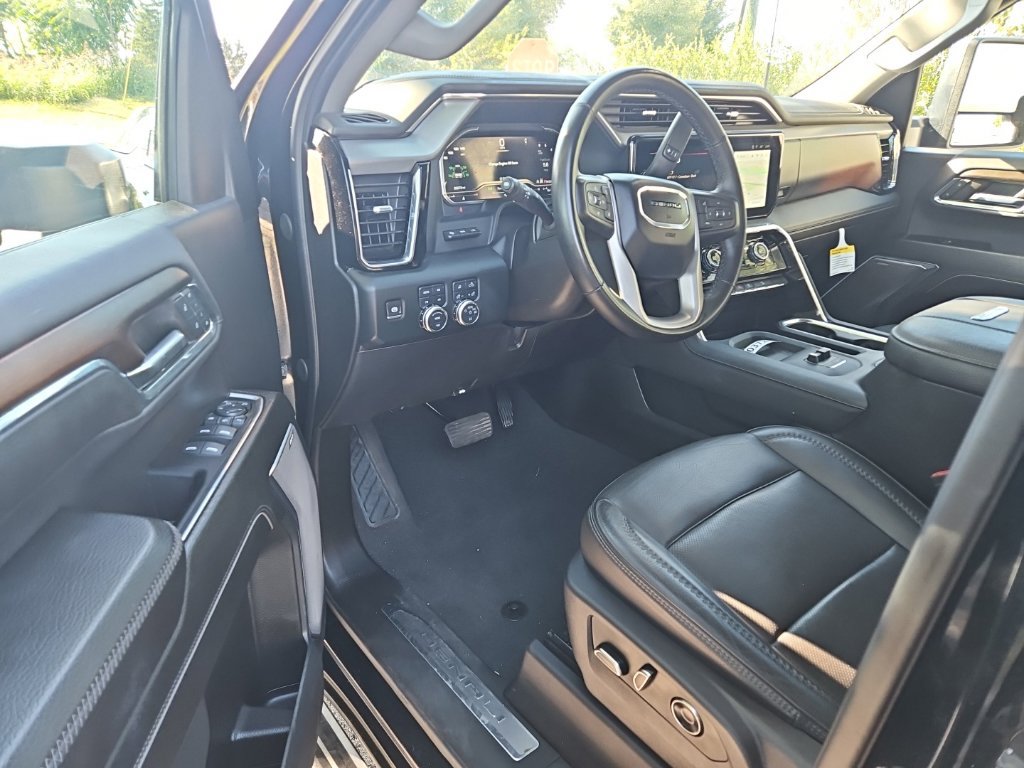 Used 2024 GMC Sierra 2500 Denali w/ Denali Reserve Package AWD/4WD image 6