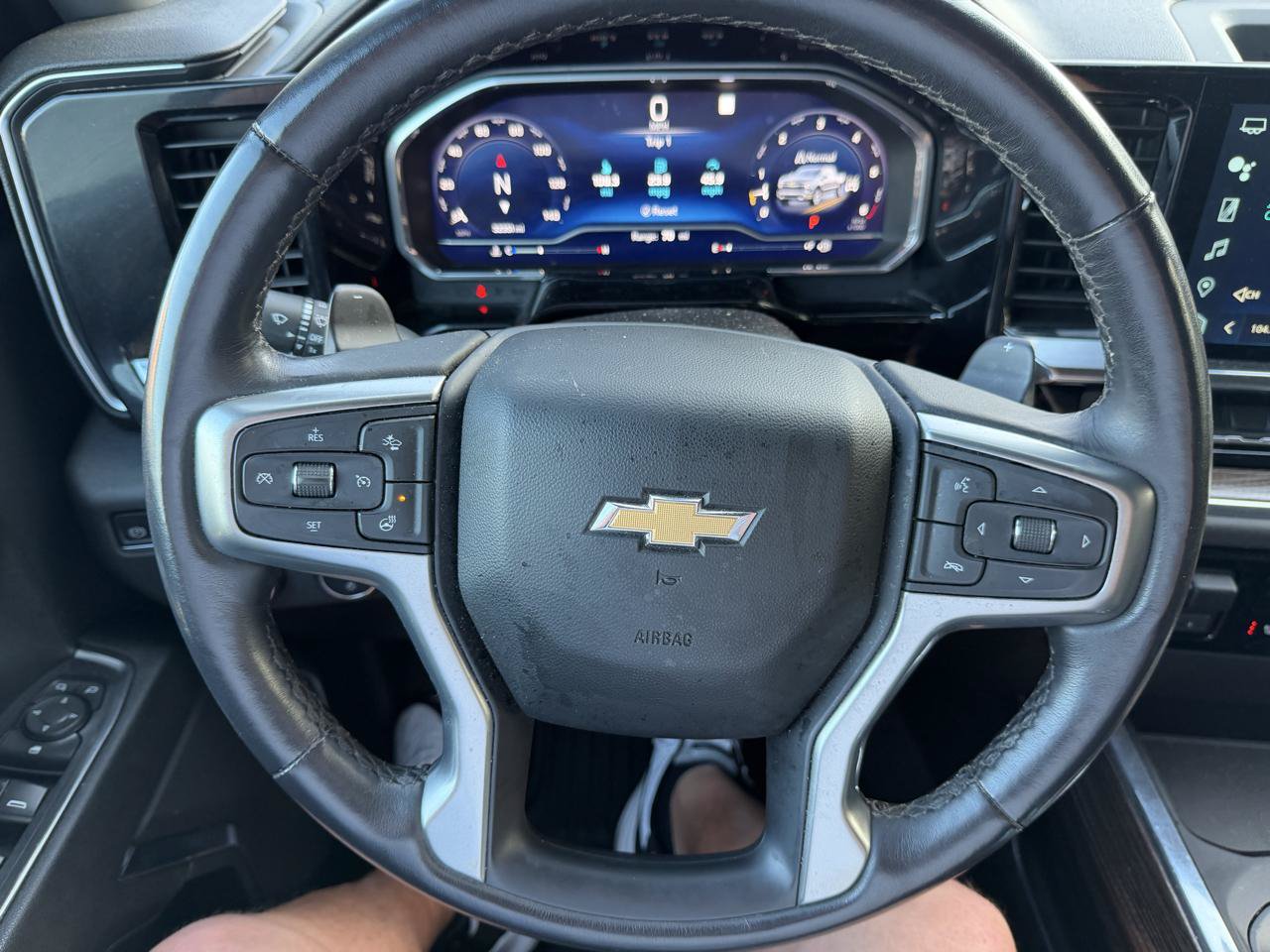 Used 2023 Chevrolet Silverado 1500 LT w/ Z71 Off-Road Package AWD/4WD image 18