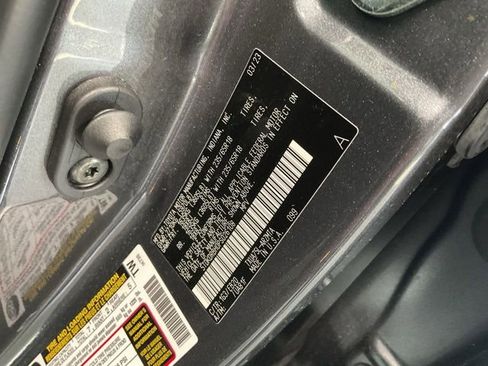 Used 2023 Toyota Highlander XLE image 25