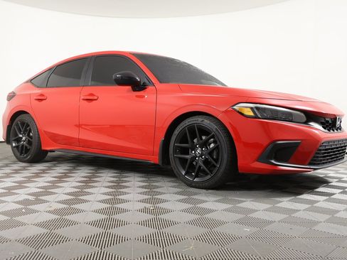 Used 2024 Honda Civic Sport image 3