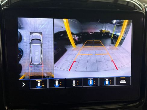 Used 2020 Chevrolet Traverse LT w/ LT Premium Package image 35