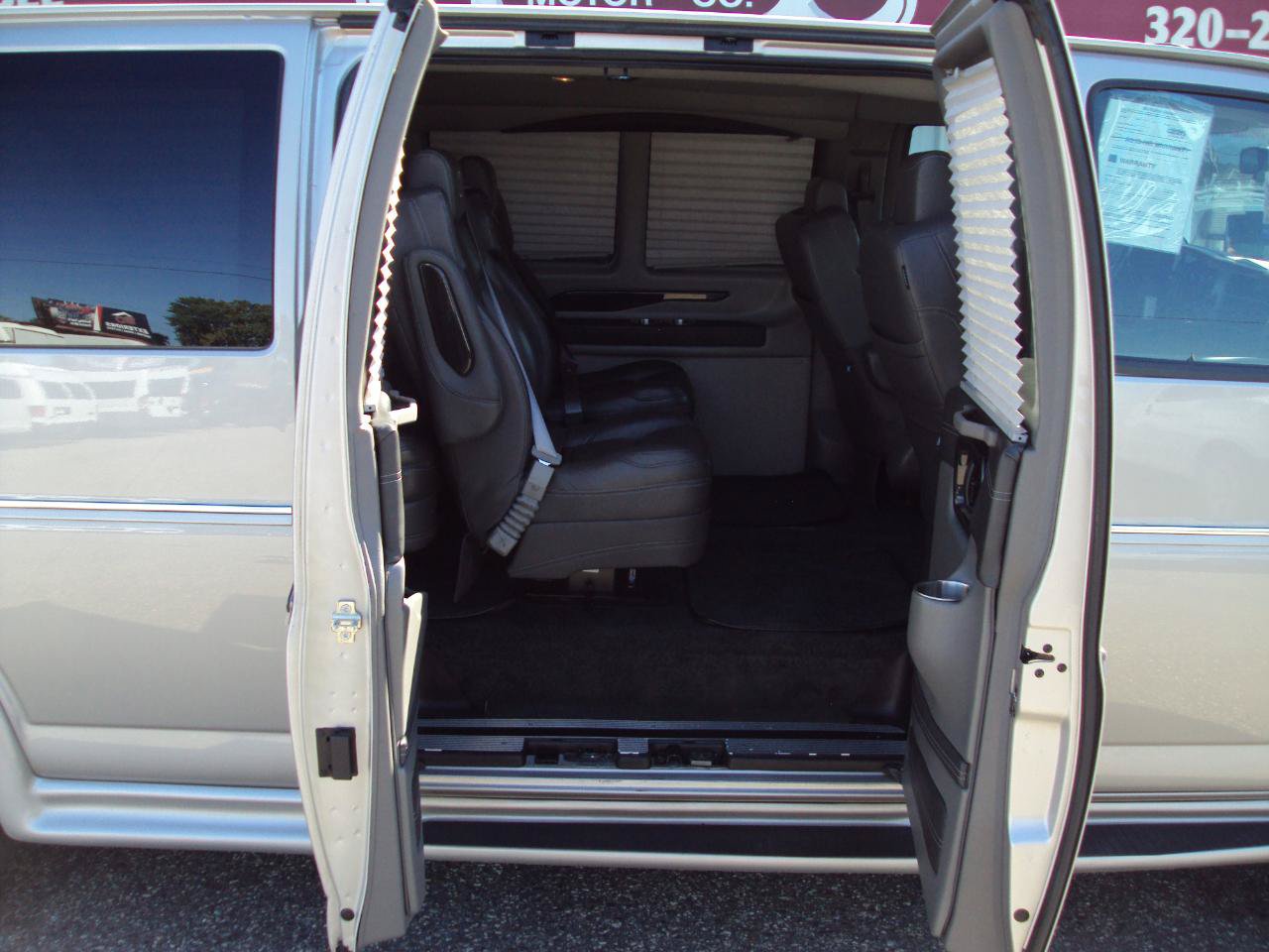 Used 2023 Chevrolet Express 2500 Extended RWD image 13