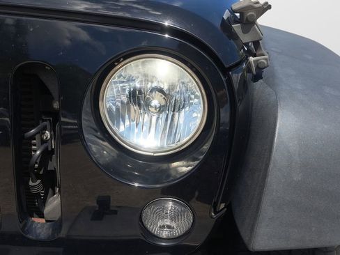 Used 2017 Jeep Wrangler Unlimited Sport w/ Quick Order Package 24S AWD/4WD image 9