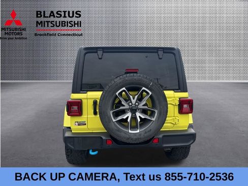 Used 2024 Jeep Wrangler Unlimited w/ Convenience Group AWD/4WD image 10