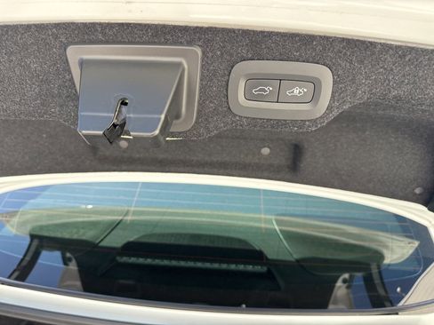 Used 2018 Volvo S90 T6 Momentum w/ Convenience Package AWD/4WD image 11