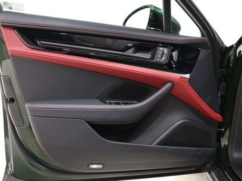 Used 2025 Porsche Panamera 4 image 19