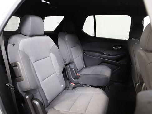 Used 2022 Chevrolet Traverse LT AWD/4WD image 9