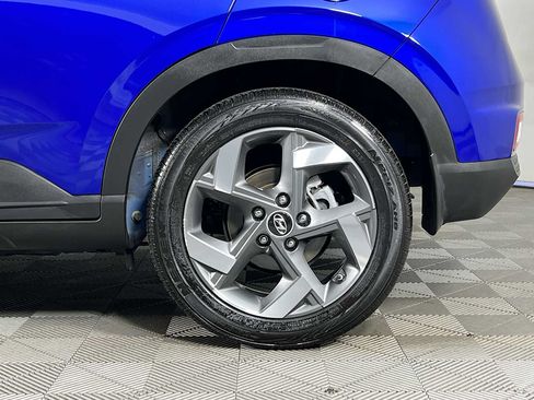 Certified 2025 Hyundai Venue Limited FWD image 31