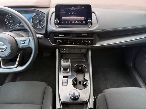 Used 2023 Nissan Rogue S image 11