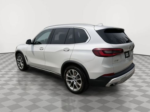 Used 2022 BMW X5 xDrive40i w/ Parking Assistance Package AWD/4WD image 5