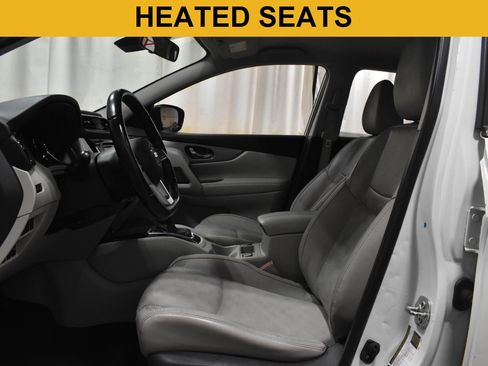 Used 2020 Nissan Rogue Sport SV w/ Technology Package FWD image 3