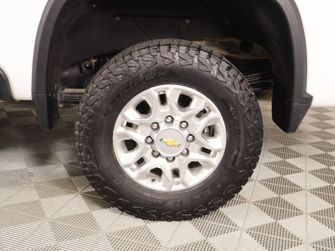 Used 2025 Chevrolet Silverado 2500 LT AWD/4WD image 19