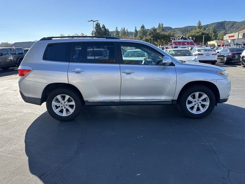 Used 2012 Toyota Highlander SE image 6