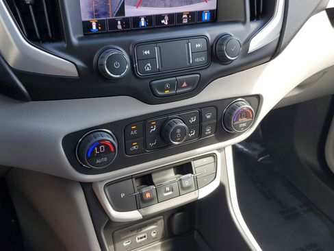 Used 2022 GMC Terrain SLT w/ Infotainment Package II image 29