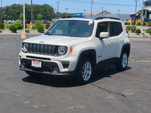 Used 2019 Jeep Renegade Latitude w/ Cold Weather Group AWD/4WD image 9