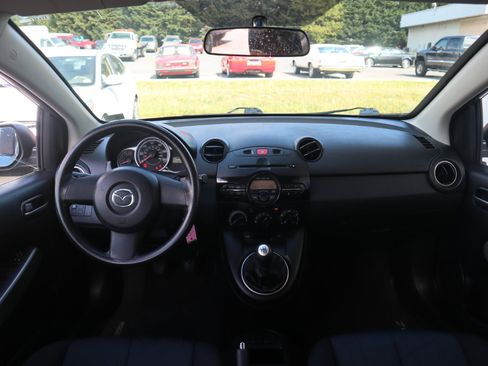 Used 2013 MAZDA MAZDA2 Sport image 47