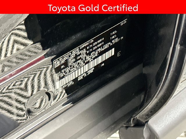 Used 2024 Toyota Venza XLE AWD/4WD image 34