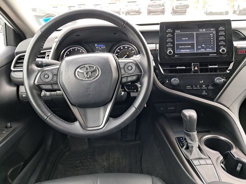 Used 2024 Toyota Camry SE image 16