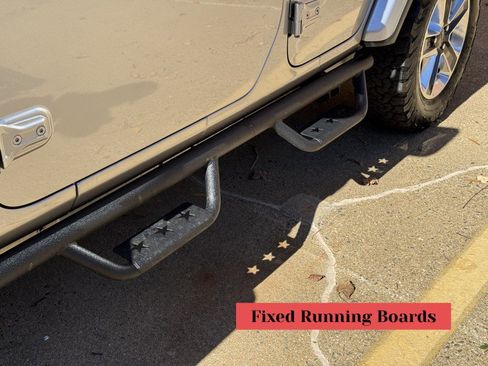 Used 2019 Jeep Wrangler Unlimited Sahara w/ Cold Weather Group image 11