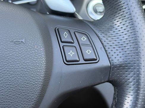 Used 2008 BMW 135i Convertible image 30