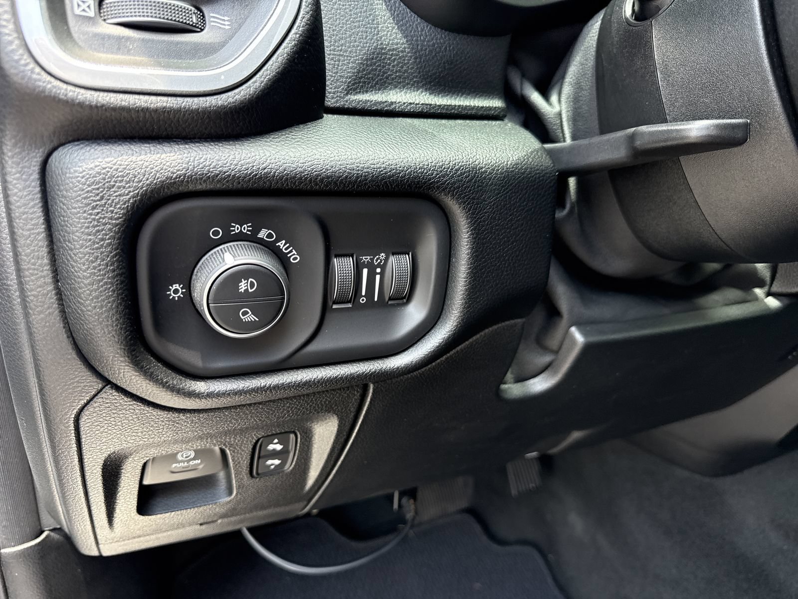 Used 2021 RAM 1500 Laramie AWD/4WD image 16