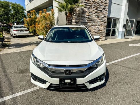 Used 2018 Honda Civic EX-L image 9